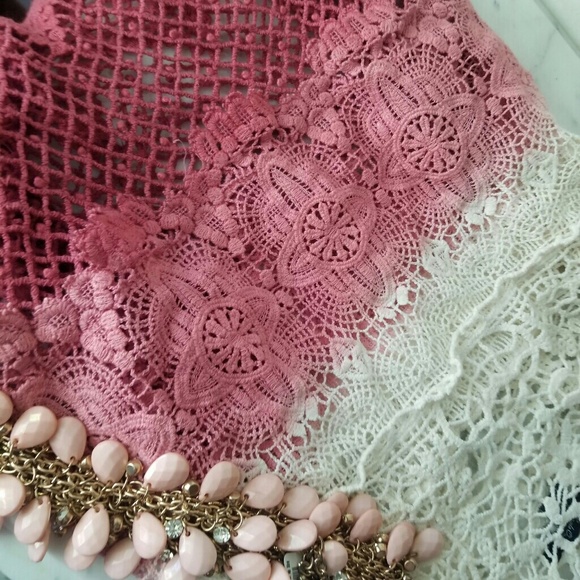 American Eagle Crochet DipDye/2-tone top SizeSmall - Picture 3 of 8